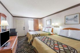 Super 8 by Wyndham Ashburn