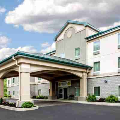 Quality Inn & Suites Fishkill South Near I-84 Hotel Exterior