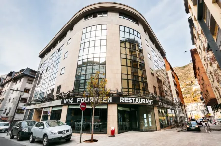 Exe Prisma Отели рядом с достопримечательностью «Grandvalira»