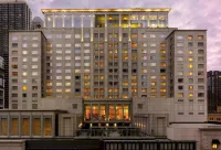 The Peninsula Chicago Hotels near 330 N Wabash Ave