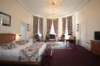 Château de La Motte Fenelon Hotels in Cambrai
