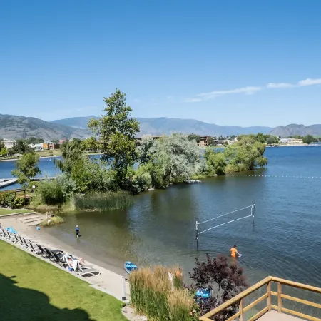 Holiday Inn & Suites OSOYOOS by IHG