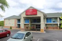 Magnolia Bay Hotel & Suites Các khách sạn ở Riverdale