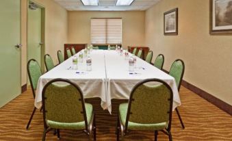 Holiday Inn Express & Suites Olive Branch