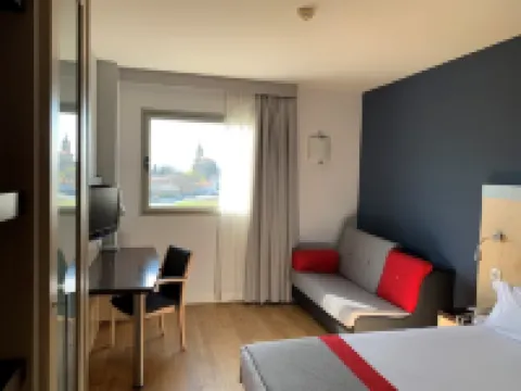 維託利亞智選假日酒店 阿拉瓦省酒店