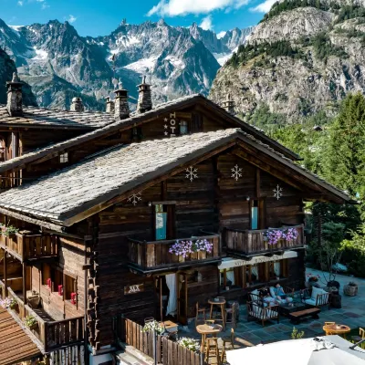 Hotel Chalet Svizzero Hotels near Peindeint