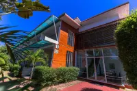 Baan Suan Khun Ta and Golf Resort Hotels in Warin Chamrap
