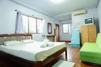 Kasemsuk Resort Hotels in Bang Saphan