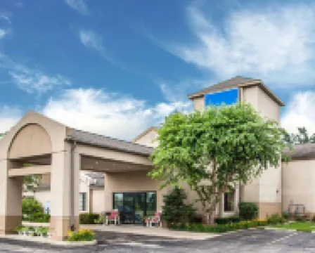 Baymont by Wyndham Mukwonago Hotels in Waukesha County