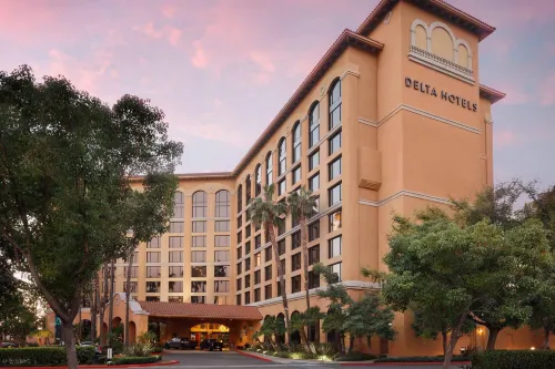 Delta Hotels Anaheim Garden Grove Hotels in Orange County