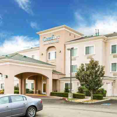 Comfort Inn & Suites Galt – Lodi North Hotel Exterior