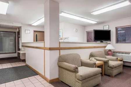 Super 8 by Wyndham Du Quoin Отели в г. Кристофер