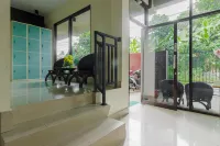 RedDoorz @ Malalayang 2 Manado Hotel di Manado