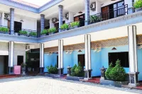 Hotel Salma Syariah Mitra RedDoorz Near Terminal Baru Kediri
