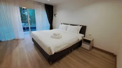 White Jade Villa Resort Hotell i Bang Sare