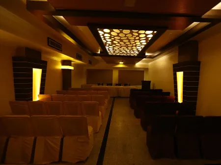 Pagoda Hotel Отели рядом с достопримечательностью «PVR Ridhi Sidhi Mall, Sri Ganganagar»