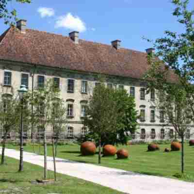 Klostergasthof Raitenhaslach Hotel Exterior