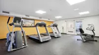 Holiday Inn Express WILLIAMSBURG NORTH by IHG - Gym