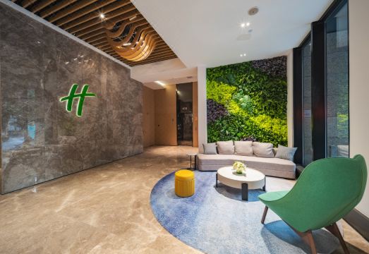 5. 홀리데이 인 호..