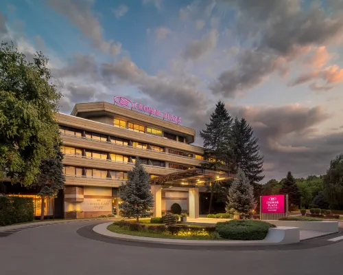 Crowne Plaza BUCHAREST by IHG Hotels near S-Park