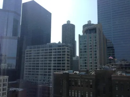 Fairfield Inn and Suites Chicago Downtown-River North Отели в г. Чикаго