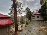 Majkhali Woods, Ranikhet, by Himalayan Eco Lodges Hotels near Golu Dev Mandir, Airor