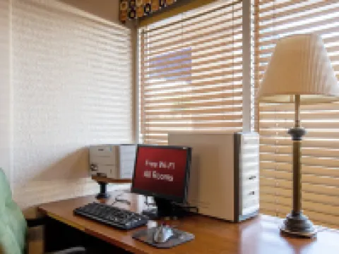 HomeTowne Studios โดย Red Roof Battle Creek โรงแรมในCalhoun County