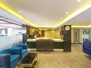 The Ivy Grand Hotel in City Centre with Free Secured Parking