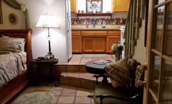 Pine Rose Inn - Housity