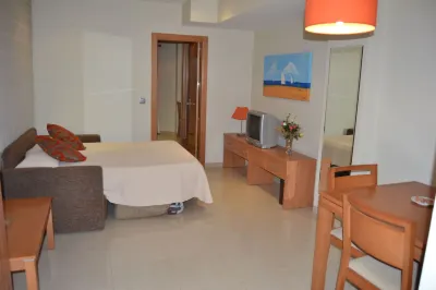 Aparthotel Bahía Hotels in Santiago de la Ribera
