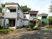 My Pisita Anyer Resort Berkah TB附近的飯店