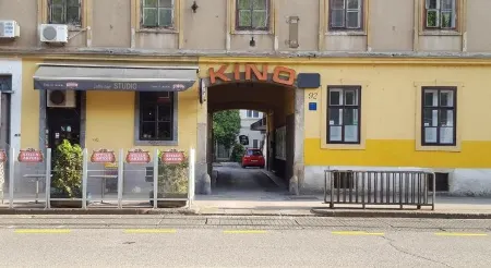 Casablanca Boutique Bed&Breakfast Отели рядом с достопримечательностью «Музей разбитых отношений»