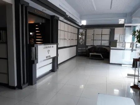 Hotel Permata Sari Отели в г. Soreang