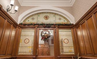 Marks at the Manor Luxury Riverside Apartments - Sleeps up to 4, with Parking and Sky TV