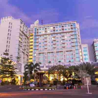 Claro Makassar Hotel Exterior