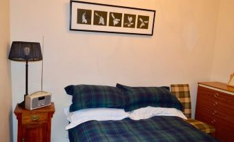 Homely, Comfortable 2 Bed in Historic Rose Street
