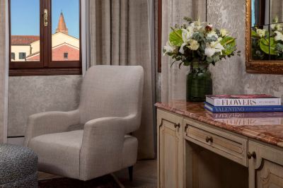 デラックス・ルーム グランド ホテル デイ ドージ ザ デェディカ アンソロジー オートグラフ コレクションの写真