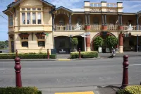 Mickey Bourke's Koroit Hotel Hotels in Tower Hill