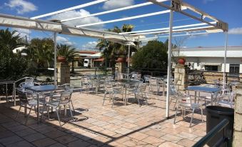 Hostal Las Encinas - Housity