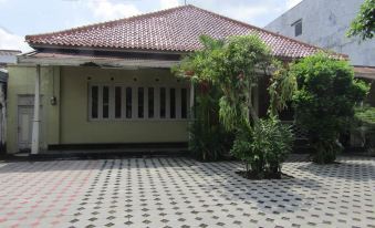 Griya Batik Giri Sekar Homestay