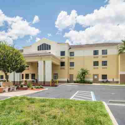 Comfort Inn & Suites DeLand - Near University Hotel Exterior