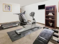 Super 8 by Wyndham Grapevine/DFW Airport Northwest - Gym