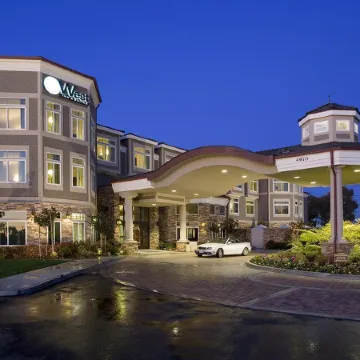 West Inn & Suites Отели рядом с достопримечательностью «Аквариум СИ ЛАЙФ»