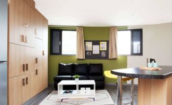 Charming Rooms, Coventry  - Hostel