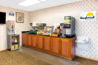 Days Inn by Wyndham Sullivan Hotel a Hamilton Township