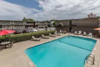 Quality Inn & Suites Easley - Greenville - Pools