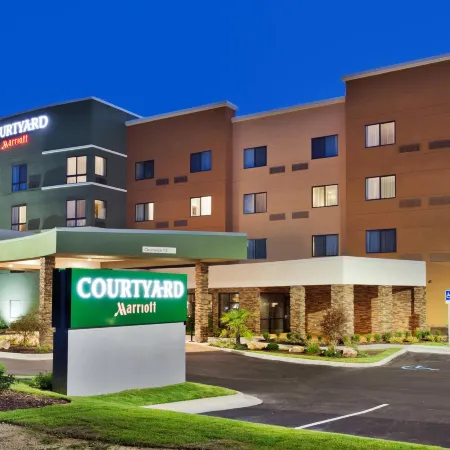 Courtyard Auburn