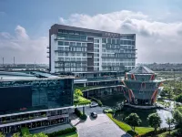 The Reed Hotel Hotels near Quảng trường Đinh Tiên Hoàng