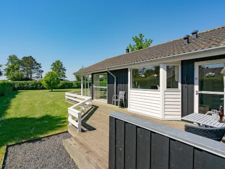 "Maybritt" - 100m from the Sea Отели в г. Nordfyns