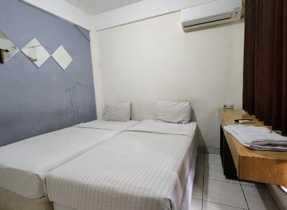 OYO 1699 Verona Residence